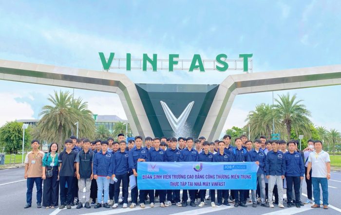 Sinh viên CD OTO47A thực tập tại Công ty Vinfast Hải Phòng